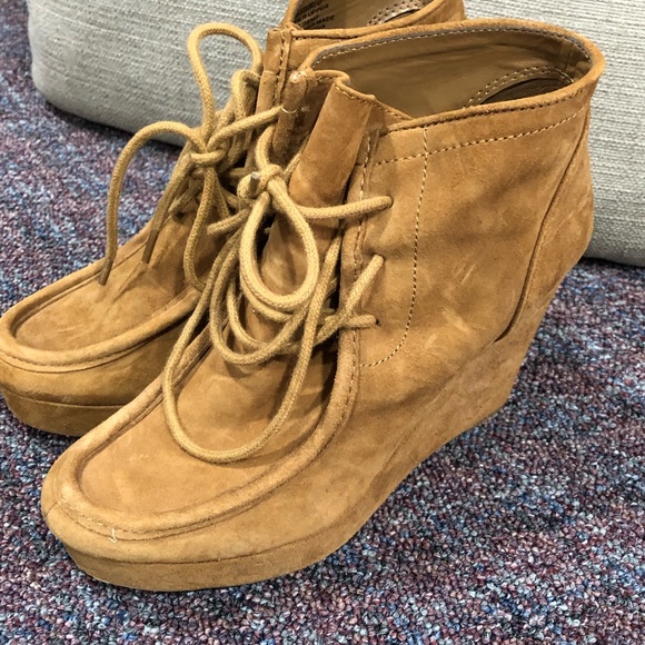 Nine West brown wedged heel. - Picture 4 of 4